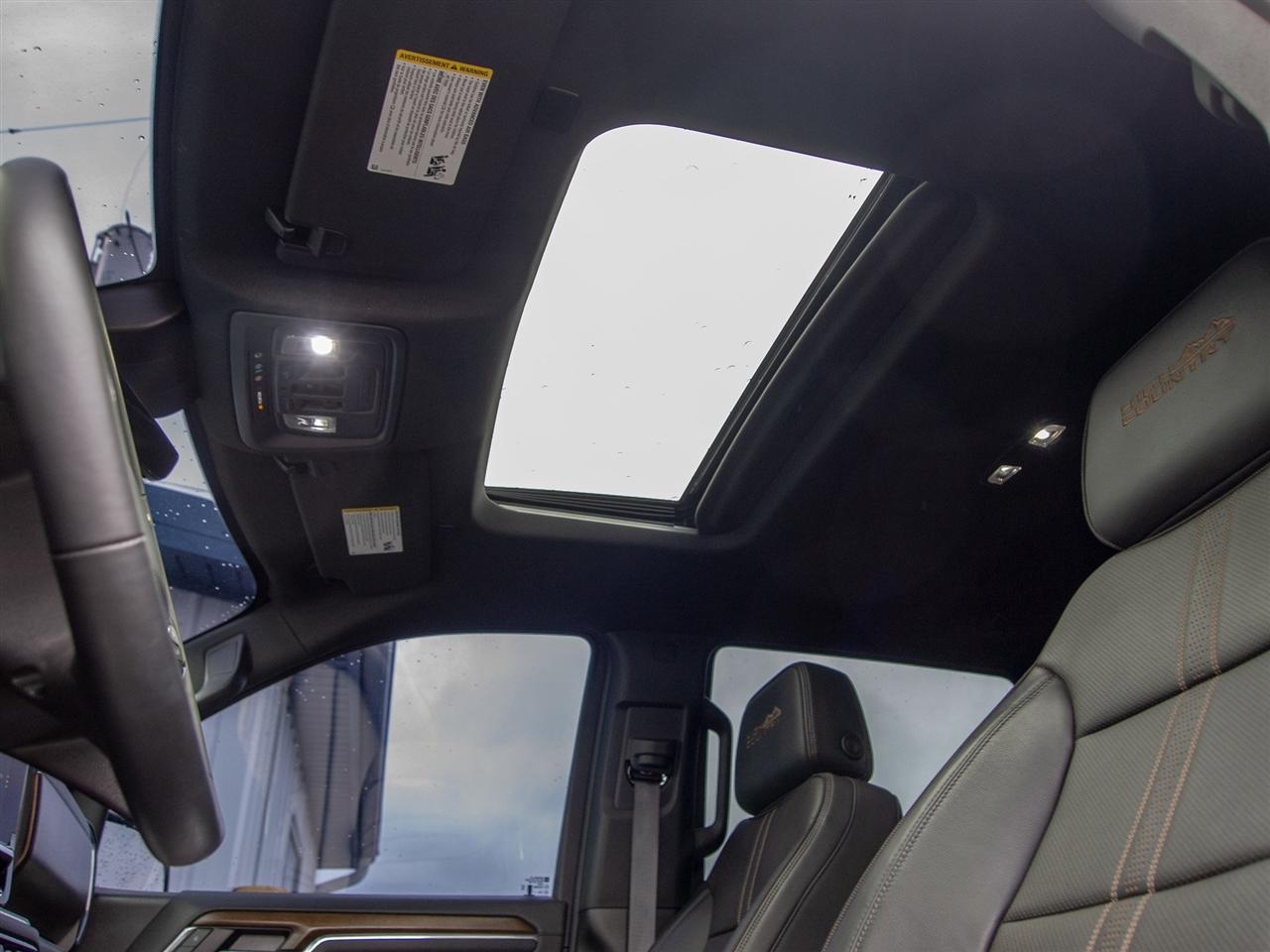 Chevrolet Silverado 1500 4WD Crew Cab 147" High Country 2024