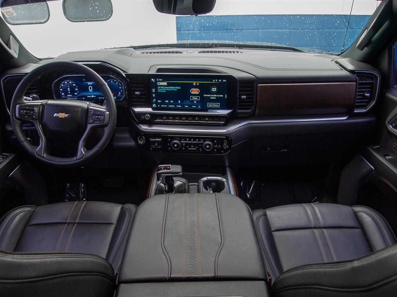 Chevrolet Silverado 1500 4WD Crew Cab 147" High Country 2024