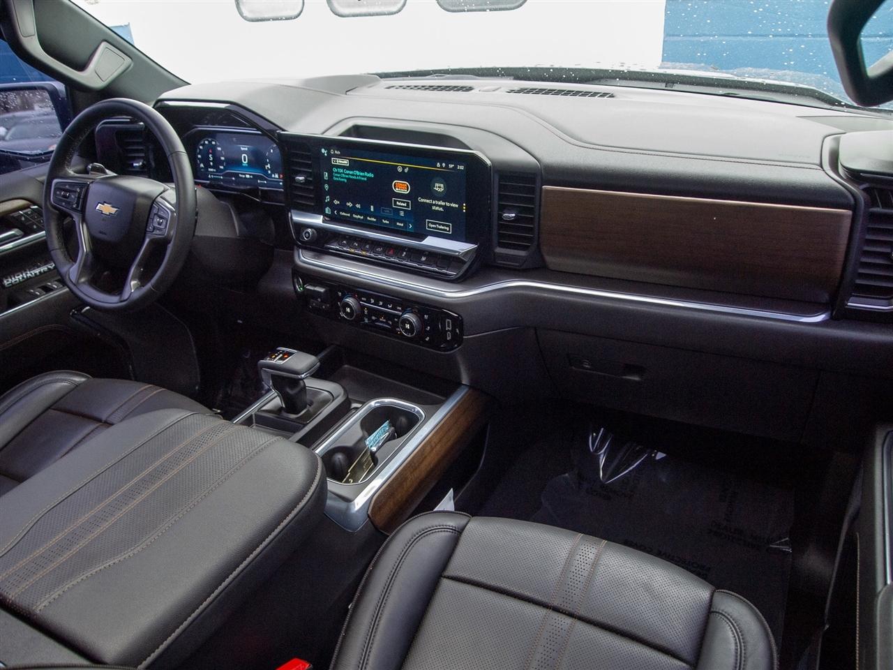 Chevrolet Silverado 1500 4WD Crew Cab 147" High Country 2024