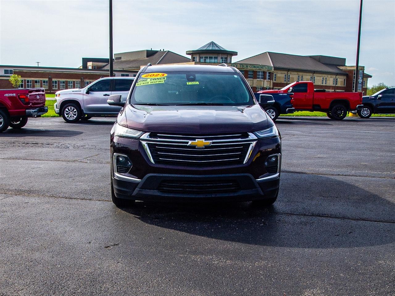 Chevrolet Traverse FWD 4dr LT Cloth w/1LT 2023