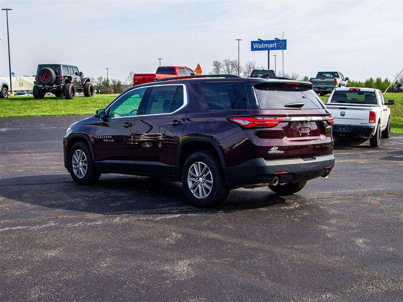 Chevrolet Traverse FWD 4dr LT Cloth w/1LT 2023