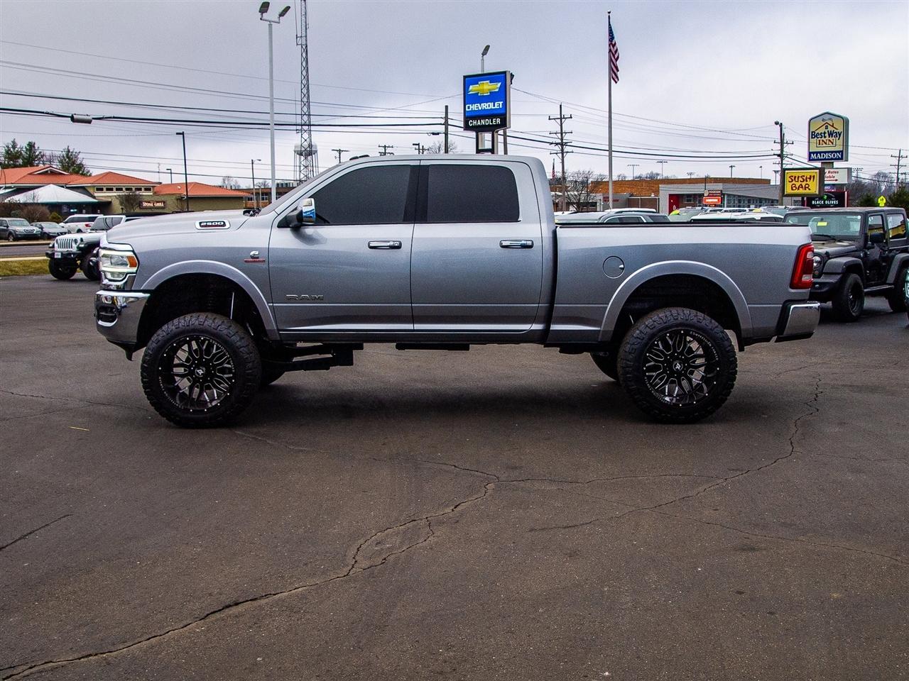 RAM 2500 Laramie 4x4 Crew Cab 6'4" Box 2021