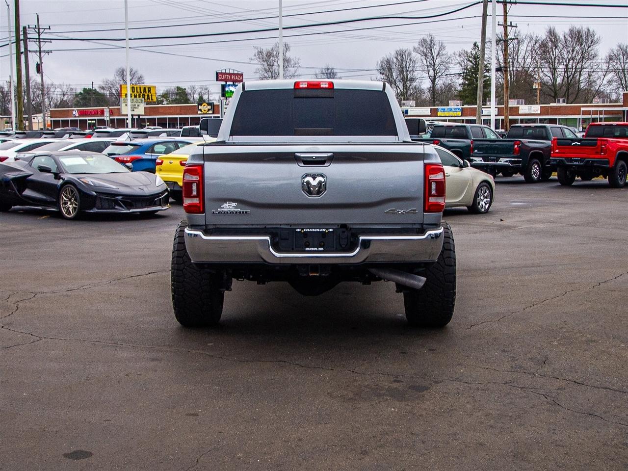 RAM 2500 Laramie 4x4 Crew Cab 6'4" Box 2021