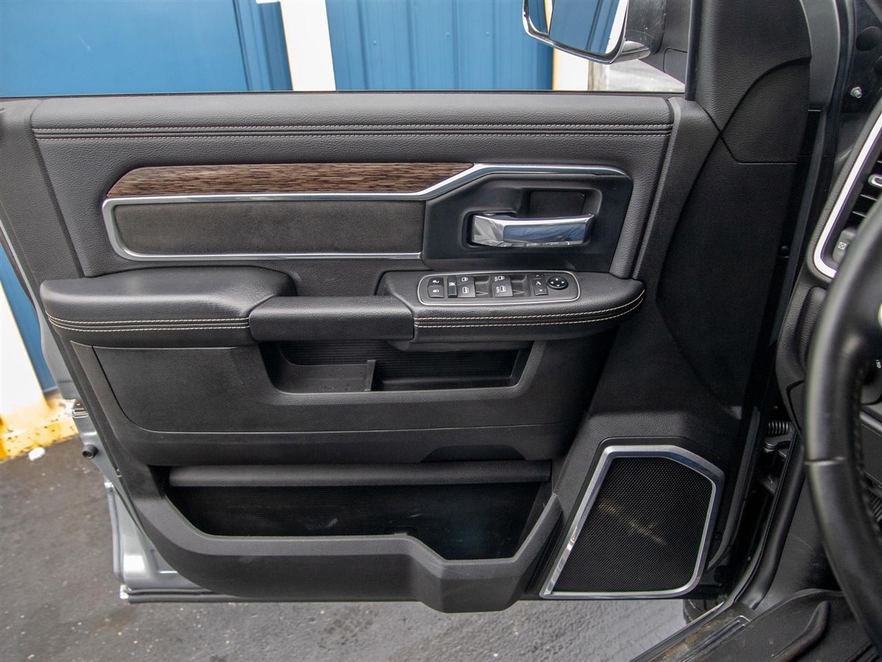 RAM 2500 Laramie 4x4 Crew Cab 6'4" Box 2021