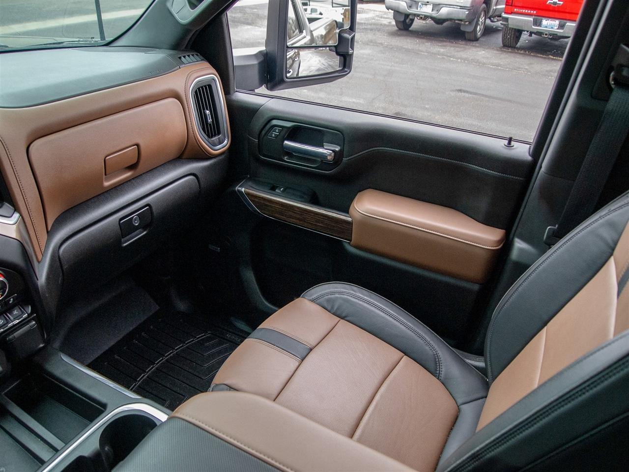 Chevrolet Silverado 3500HD 4WD Crew Cab 159" High Country 2023