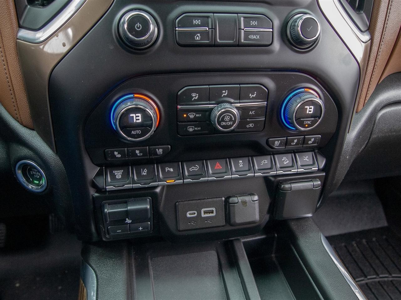 Chevrolet Silverado 3500HD 4WD Crew Cab 159" High Country 2023