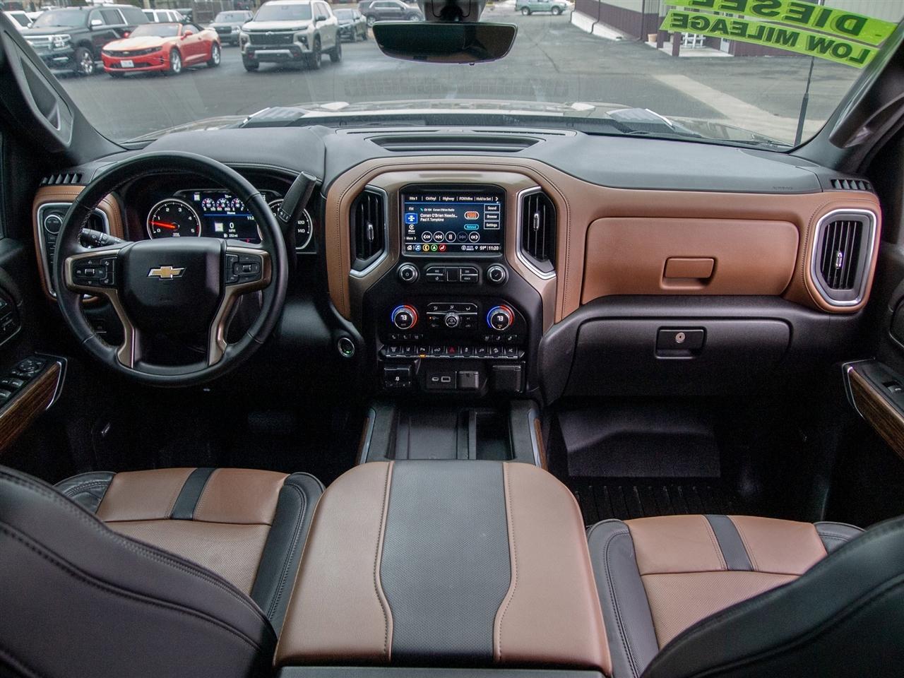 Chevrolet Silverado 3500HD 4WD Crew Cab 159" High Country 2023