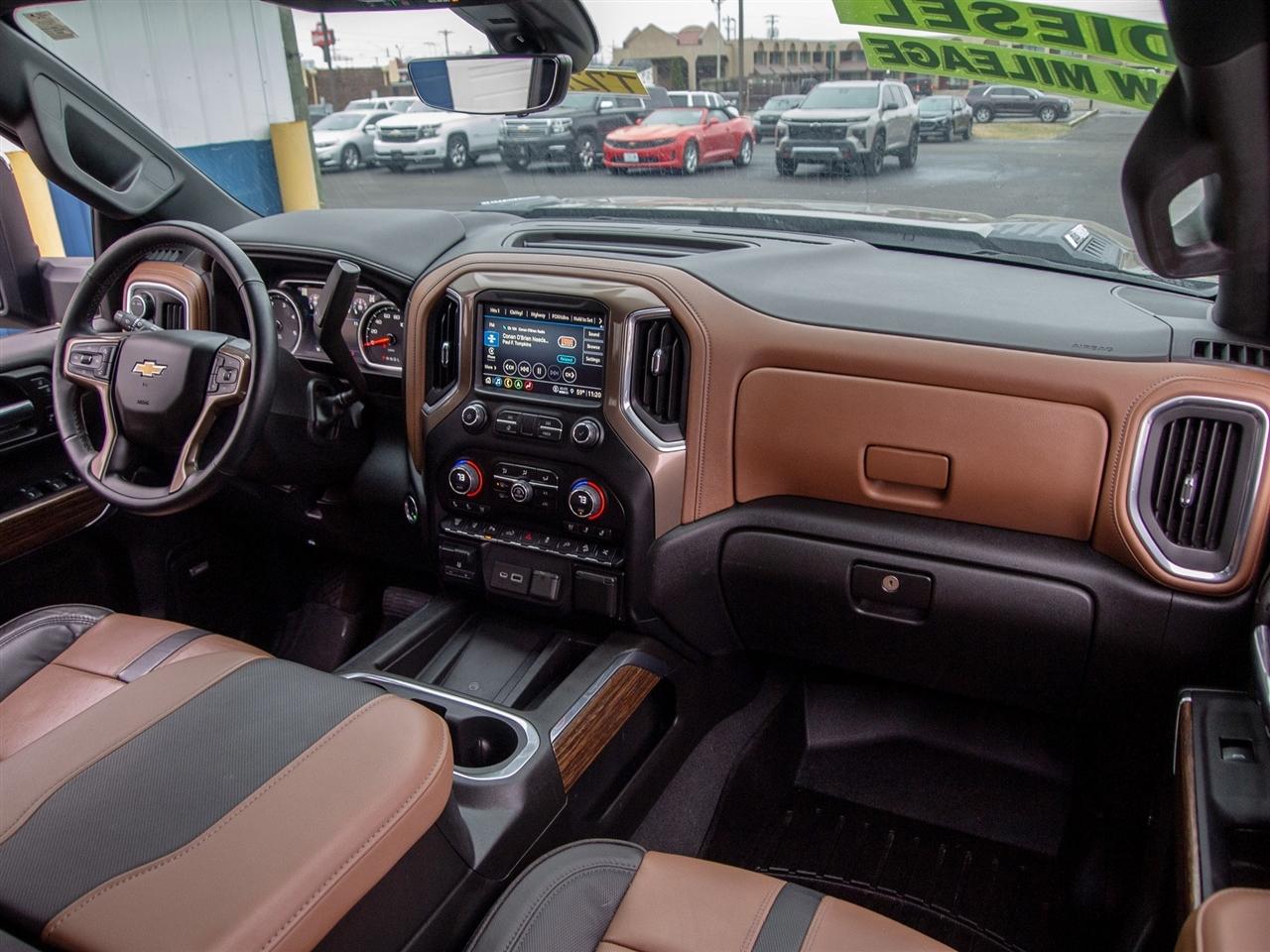 Chevrolet Silverado 3500HD 4WD Crew Cab 159" High Country 2023