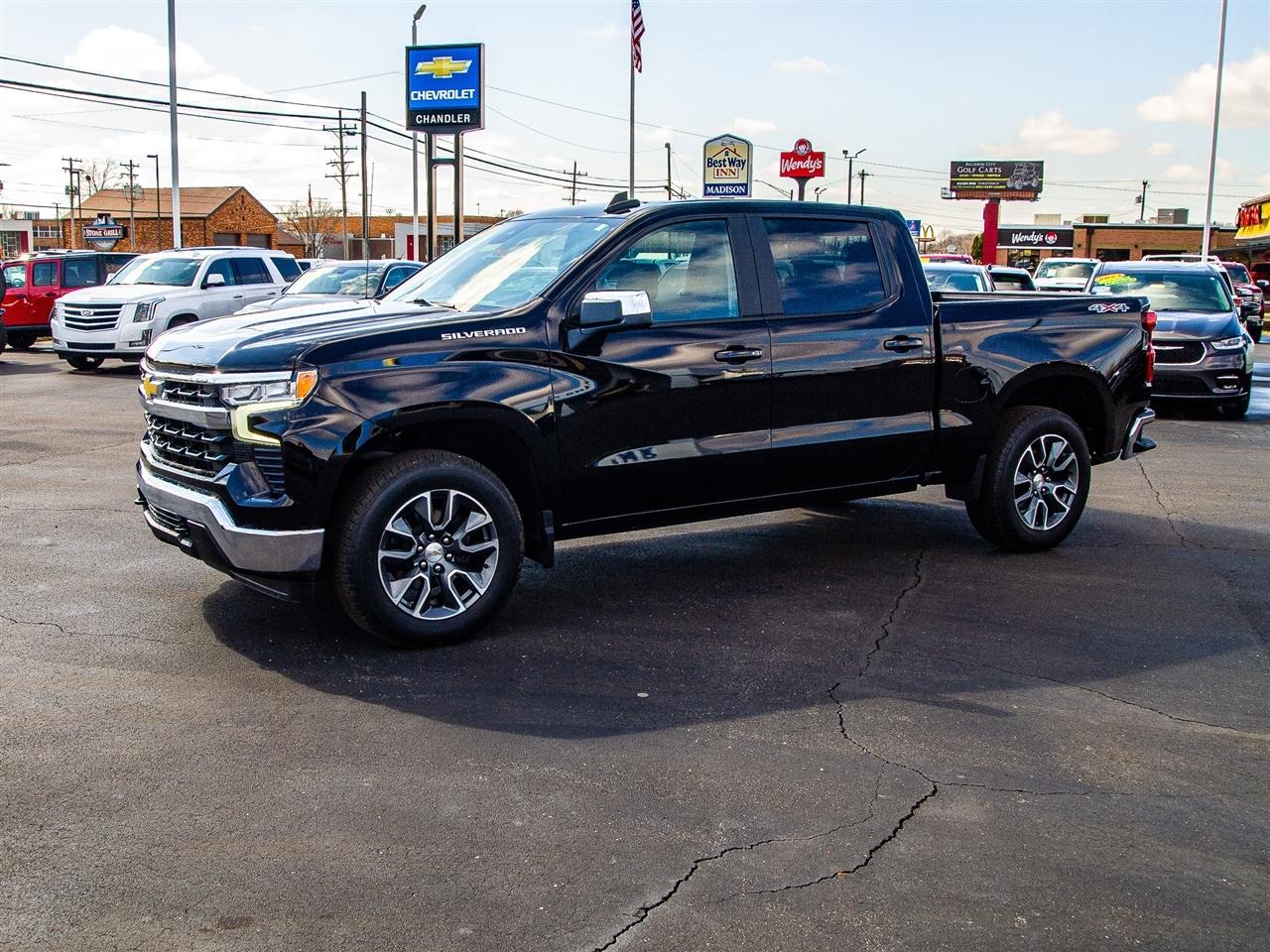 Chevrolet Silverado 1500 4WD Crew Cab 147" LT w/2FL 2023