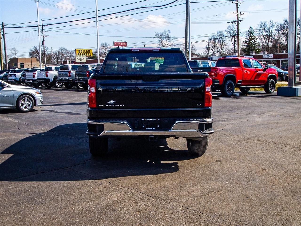 Chevrolet Silverado 1500 4WD Crew Cab 147" LT w/2FL 2023