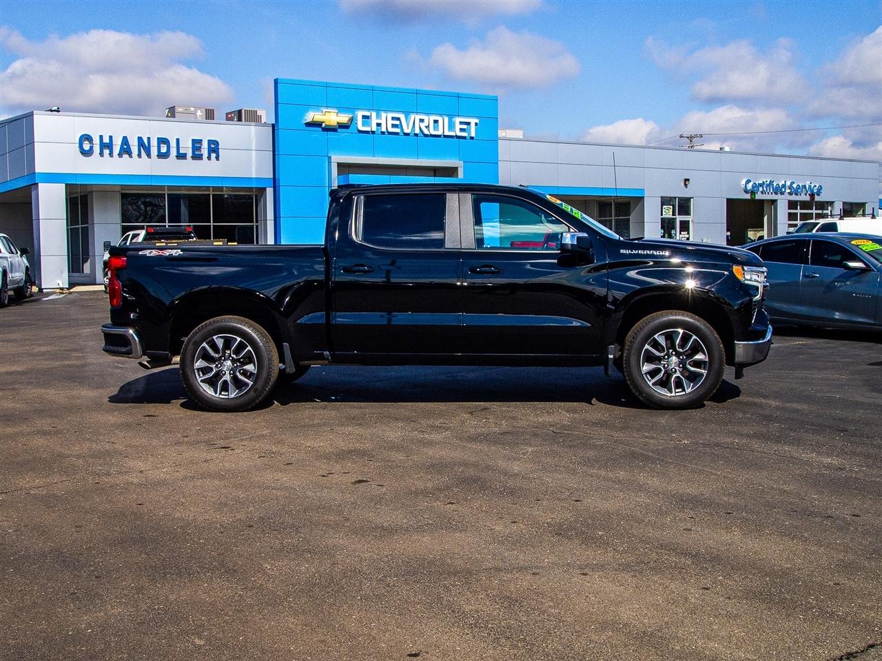 Chevrolet Silverado 1500 4WD Crew Cab 147" LT w/2FL 2023
