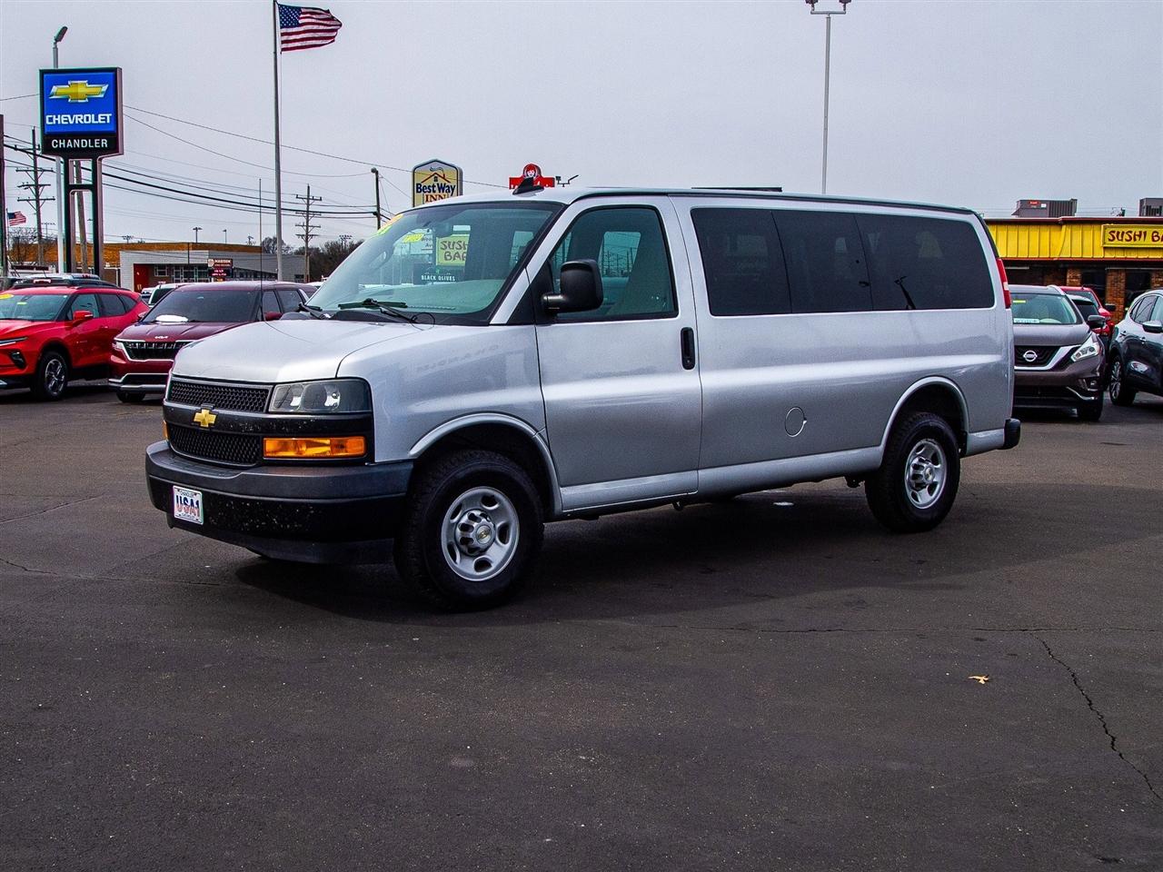 Chevrolet Express Passenger RWD 2500 135" LS 2023