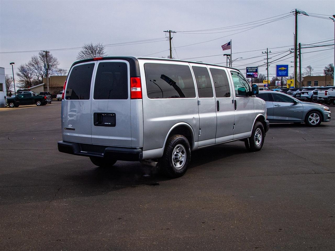 Chevrolet Express Passenger RWD 2500 135" LS 2023