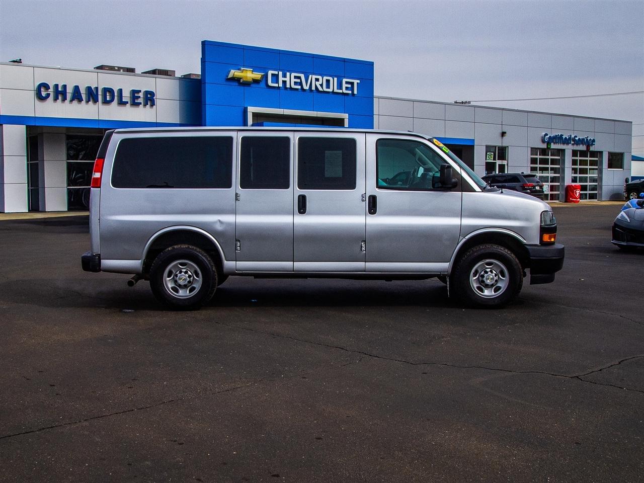 Chevrolet Express Passenger RWD 2500 135" LS 2023