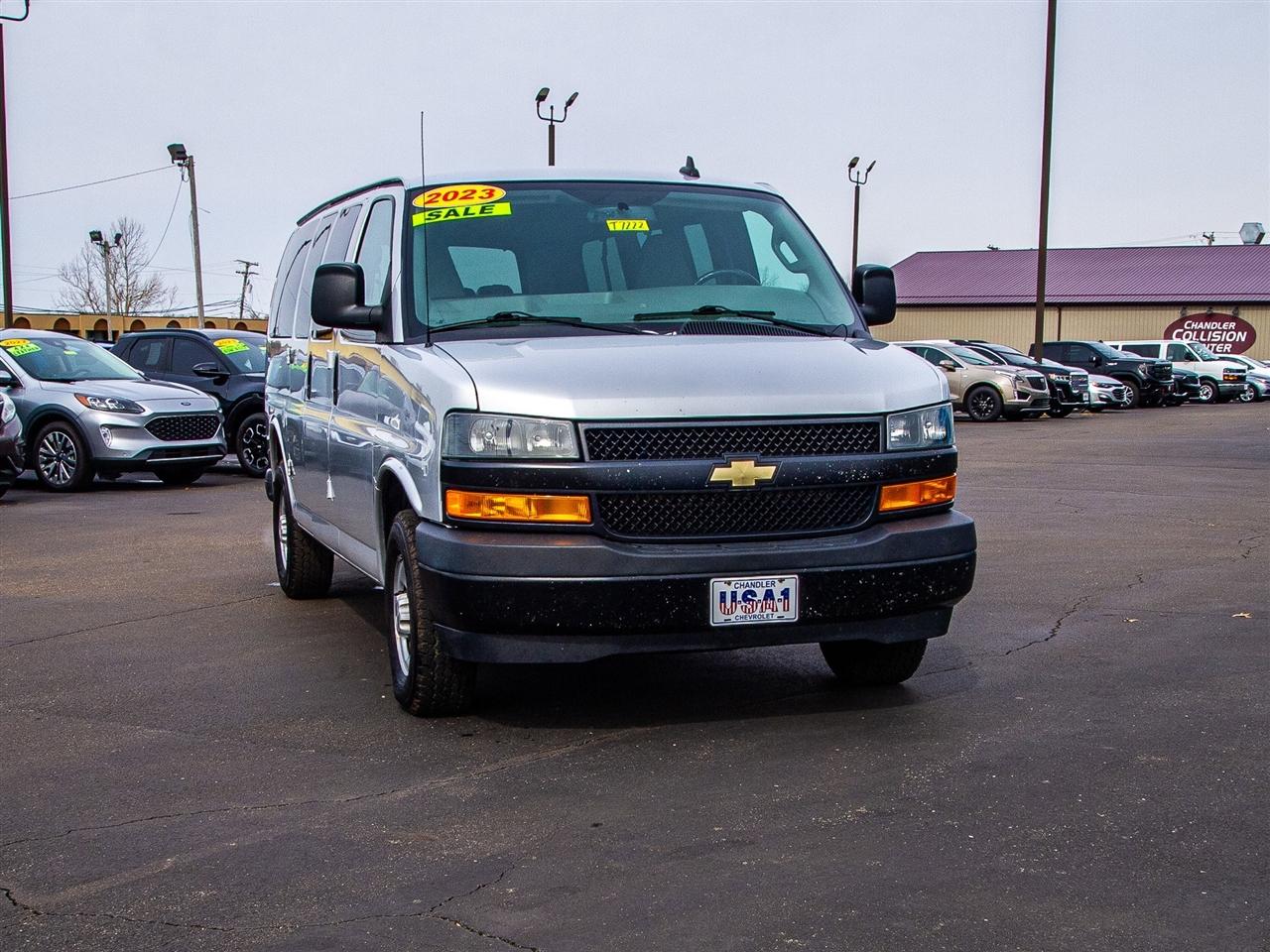 Chevrolet Express Passenger RWD 2500 135" LS 2023