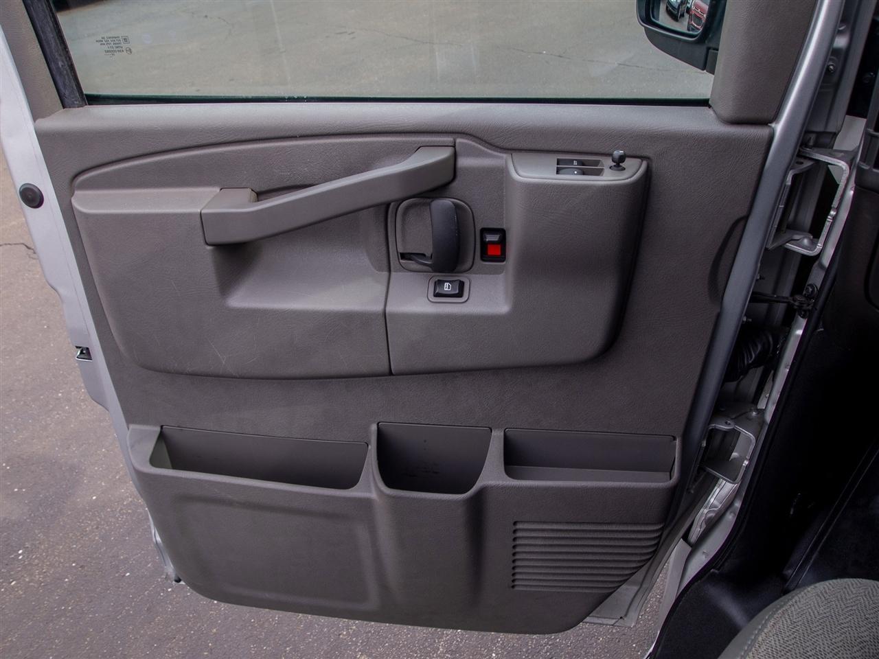 Chevrolet Express Passenger RWD 2500 135" LS 2023