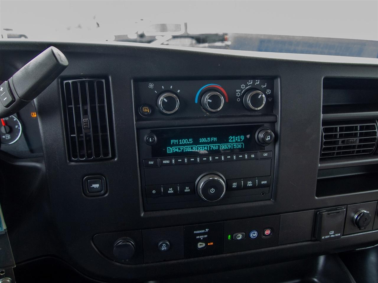 Chevrolet Express Passenger RWD 2500 135" LS 2023