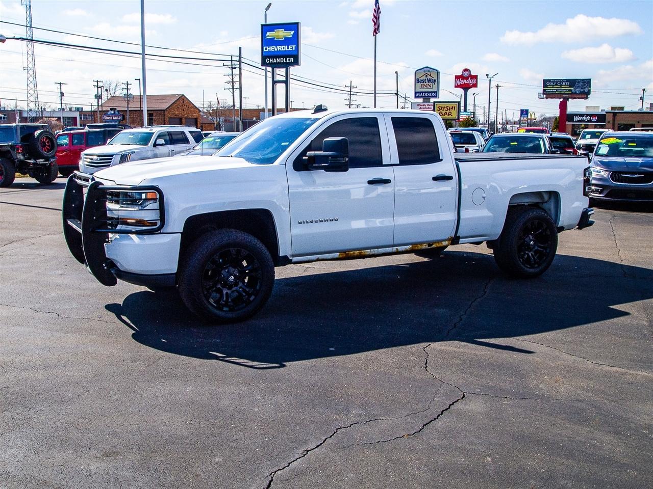 Chevrolet Silverado 1500 4WD Double Cab 143.5" Custom 2017