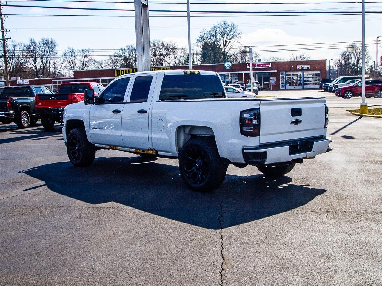 Chevrolet Silverado 1500 4WD Double Cab 143.5" Custom 2017