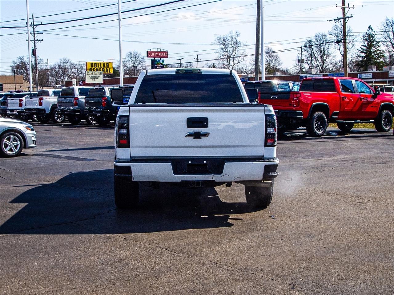 Chevrolet Silverado 1500 4WD Double Cab 143.5" Custom 2017