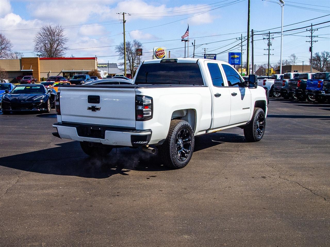 Chevrolet Silverado 1500 4WD Double Cab 143.5" Custom 2017