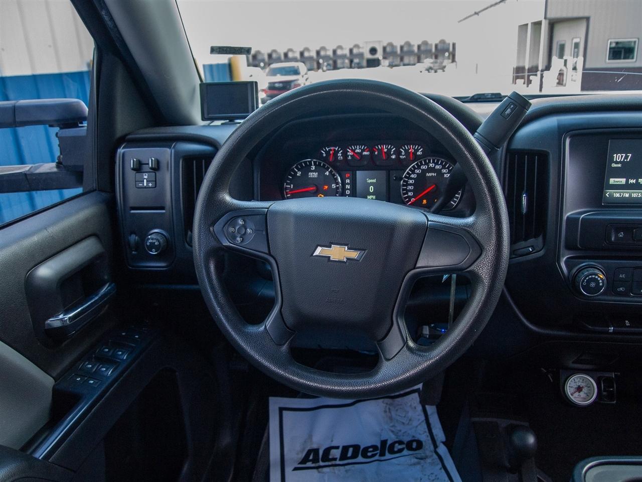 Chevrolet Silverado 1500 4WD Double Cab 143.5" Custom 2017