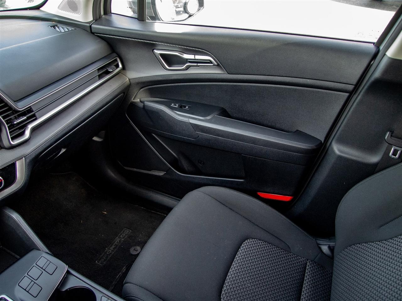 Kia Sportage LX FWD 2024