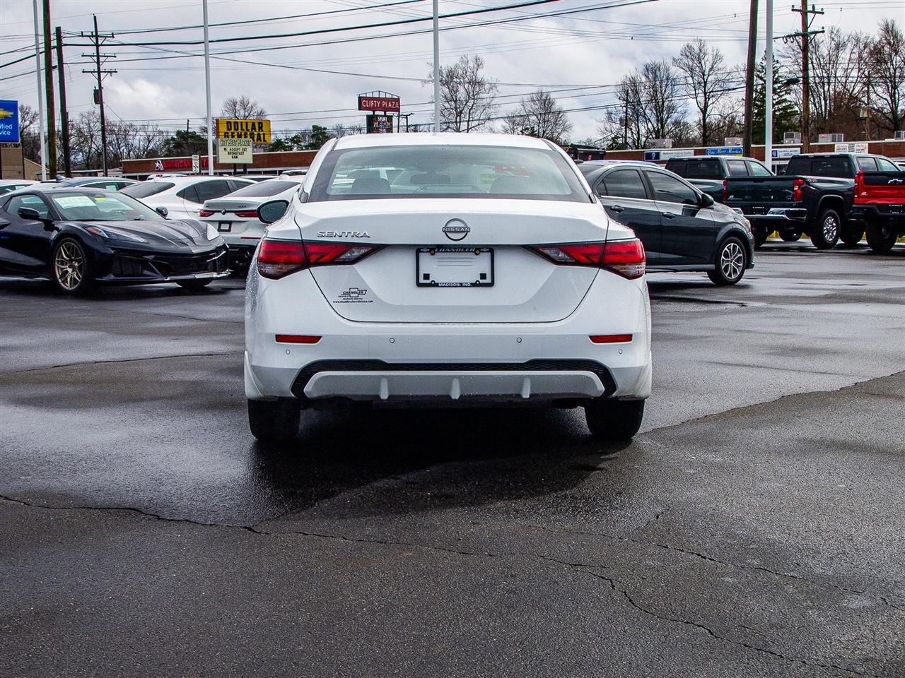 Nissan Sentra S CVT 2024