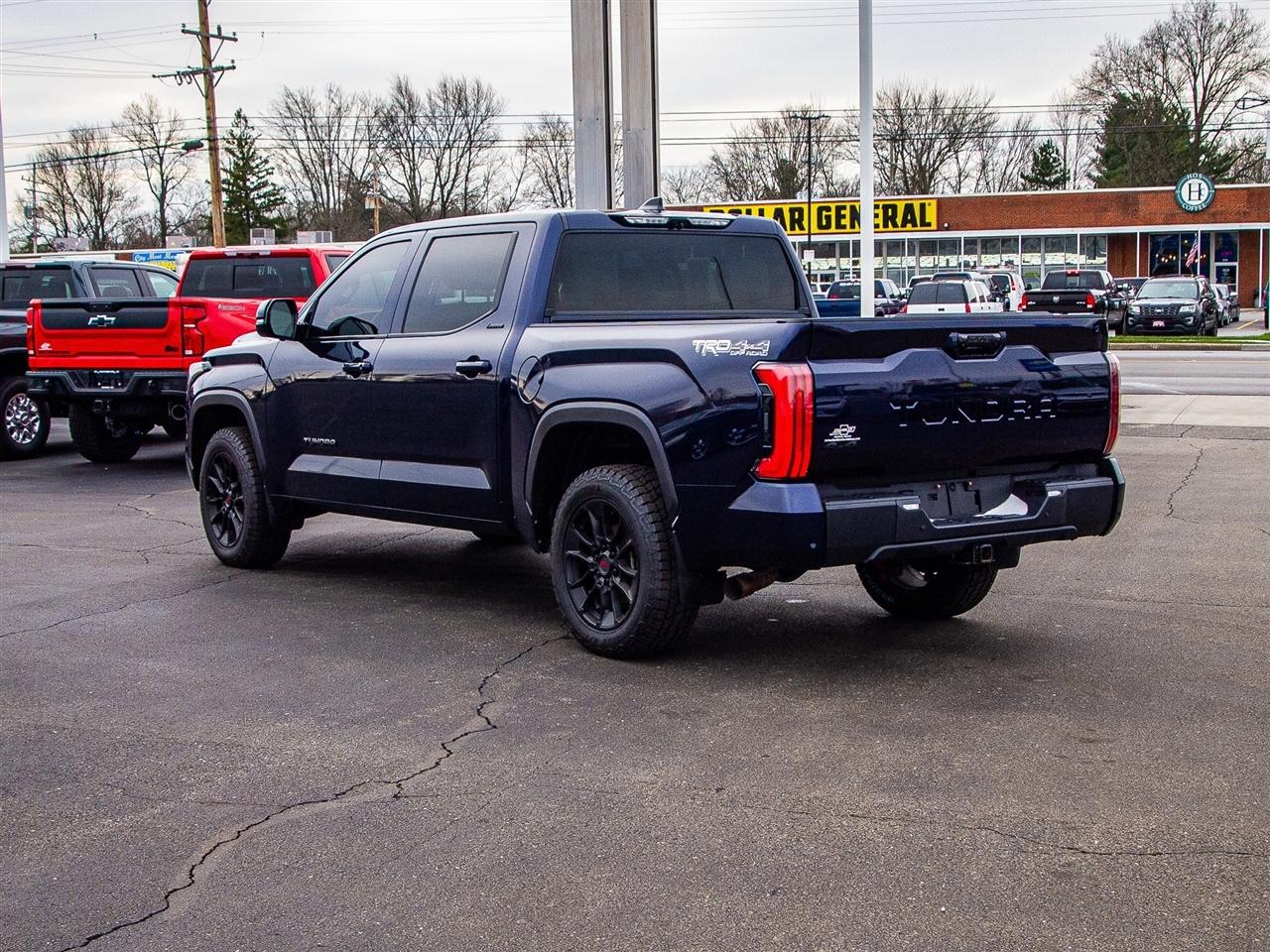 Toyota Tundra 4WD Platinum CrewMax 5.5' Bed (Natl) 2024