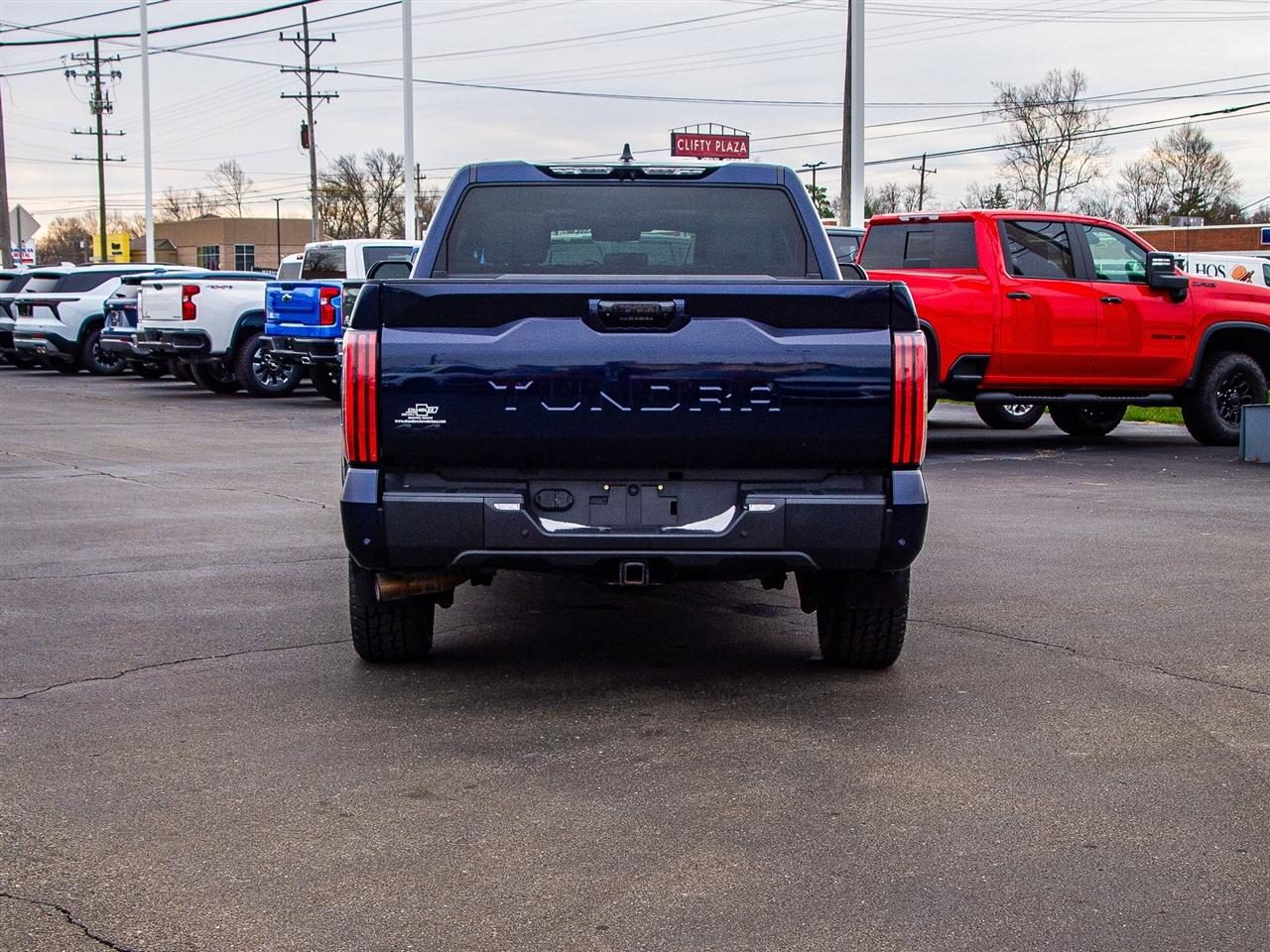 Toyota Tundra 4WD Platinum CrewMax 5.5' Bed (Natl) 2024