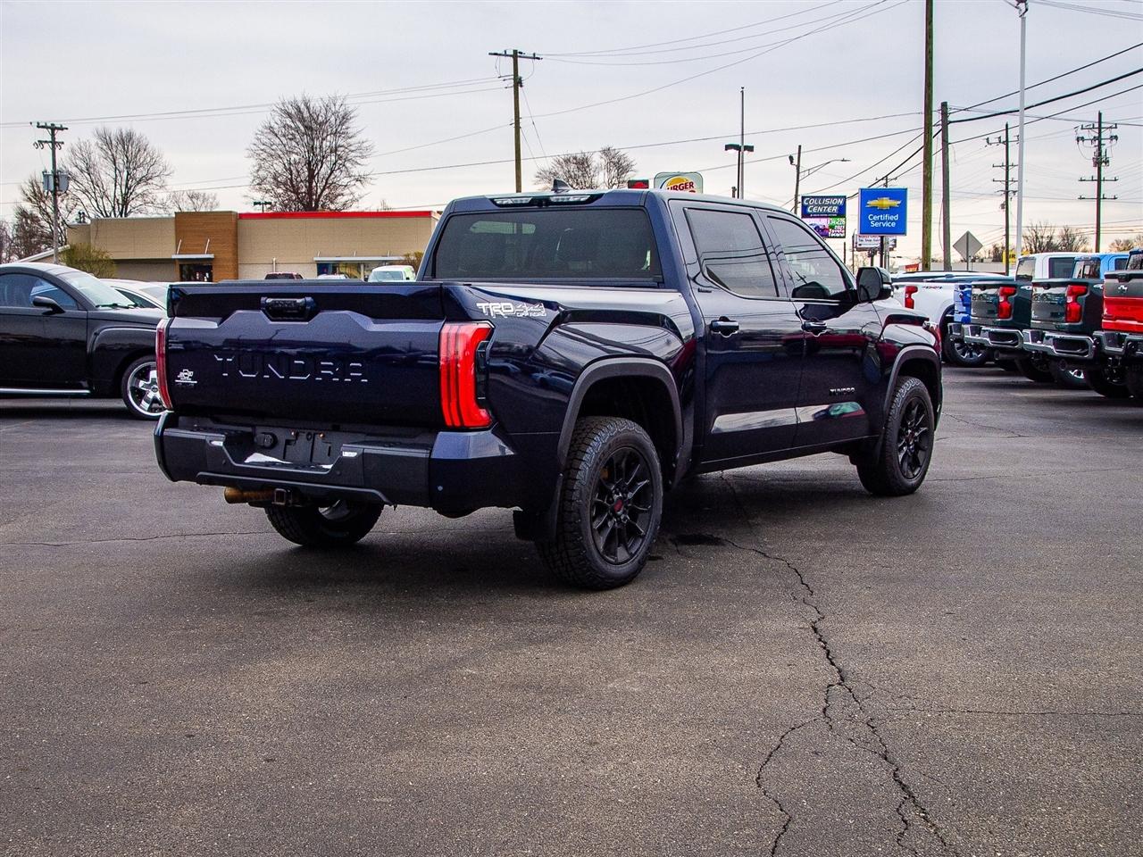 Toyota Tundra 4WD Platinum CrewMax 5.5' Bed (Natl) 2024