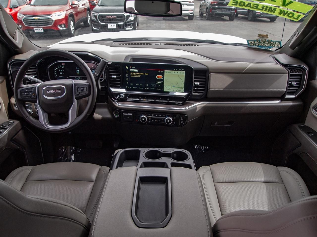 GMC Sierra 1500 4WD Crew Cab 147" SLT 2025