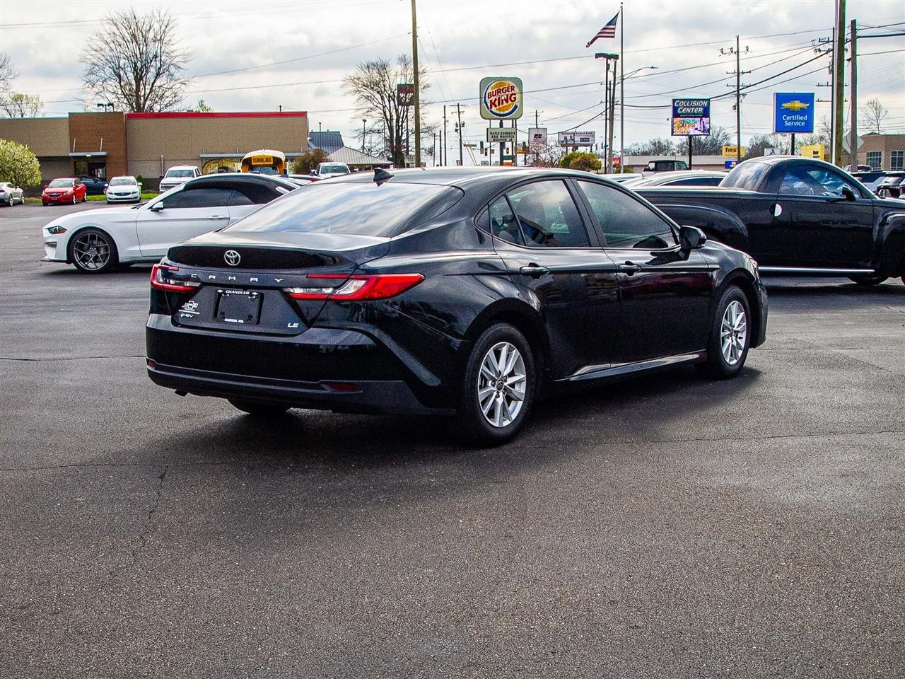 Toyota Camry XLE (Natl) 2025