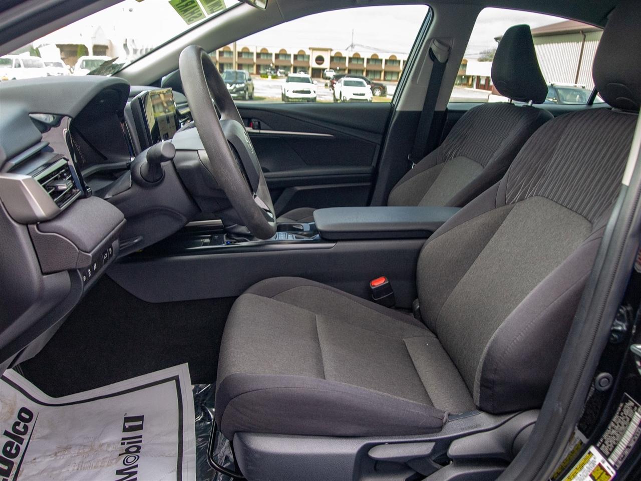 Toyota Camry XLE (Natl) 2025