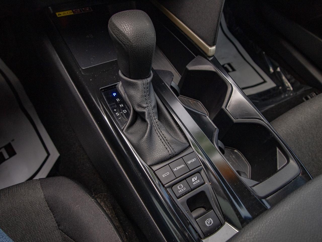 Toyota Camry XLE (Natl) 2025