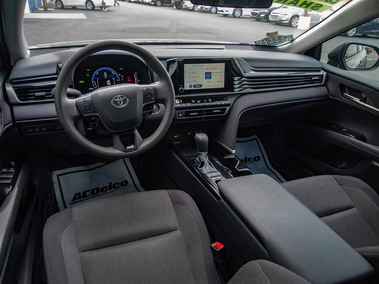 Toyota Camry XLE (Natl) 2025