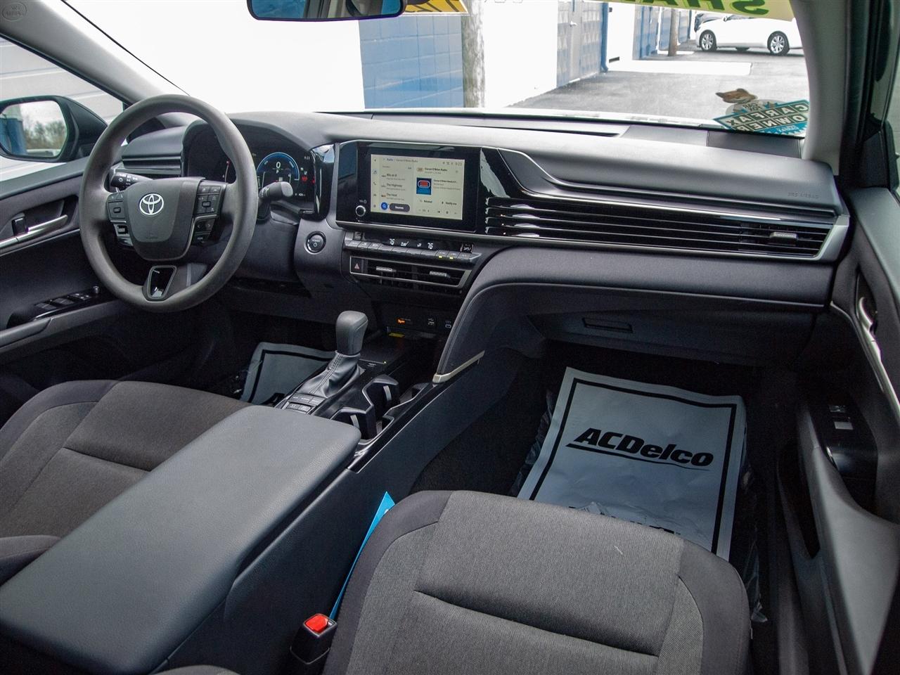 Toyota Camry XLE (Natl) 2025