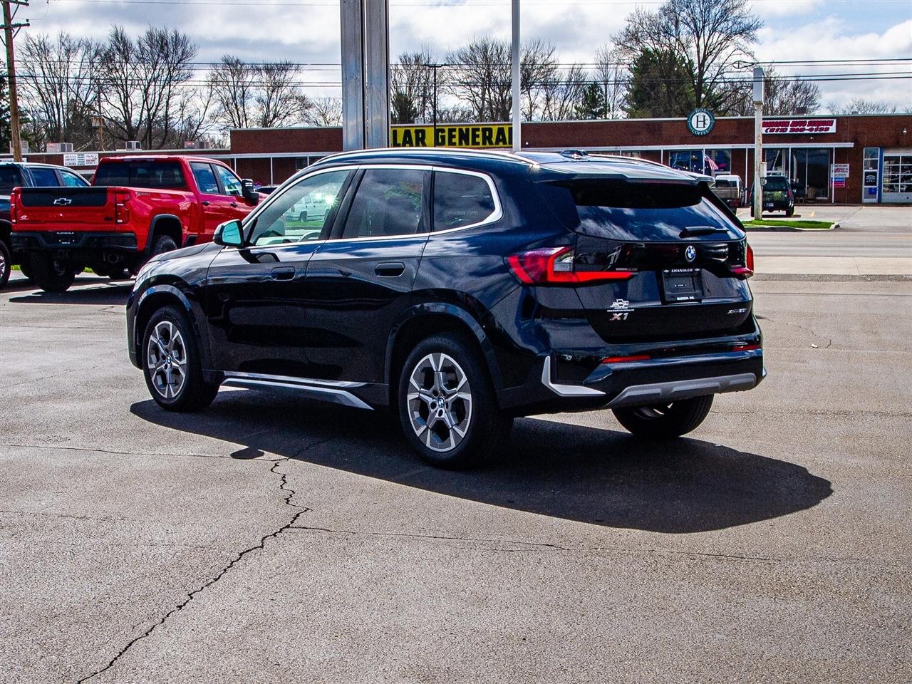 BMW X1 xDrive28i Sports Activity Vehicle 2025