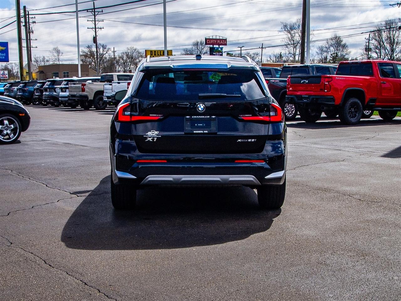 BMW X1 xDrive28i Sports Activity Vehicle 2025