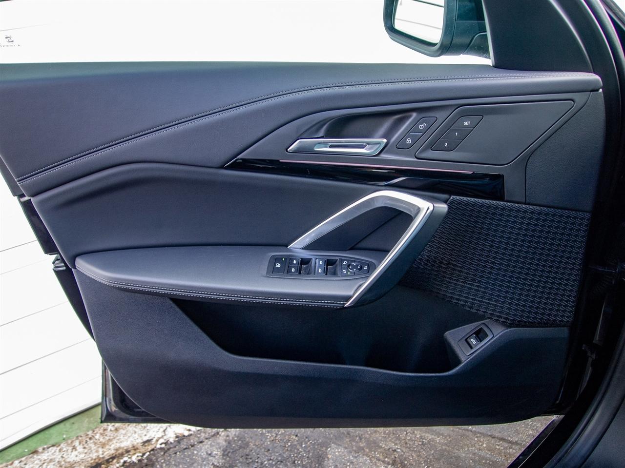 BMW X1 xDrive28i Sports Activity Vehicle 2025