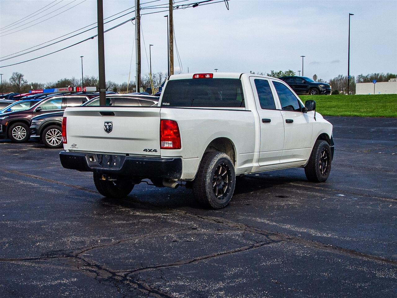 RAM 1500 Tradesman 4x4 Quad Cab 6'4" Box 2018