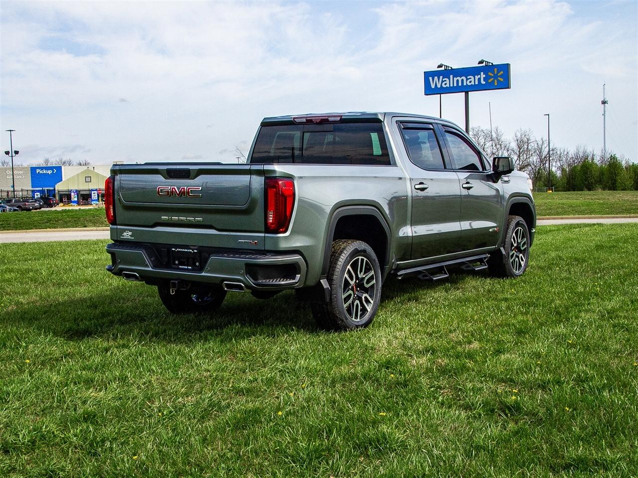 GMC Sierra 1500 4WD Crew Cab 147" AT4 2021