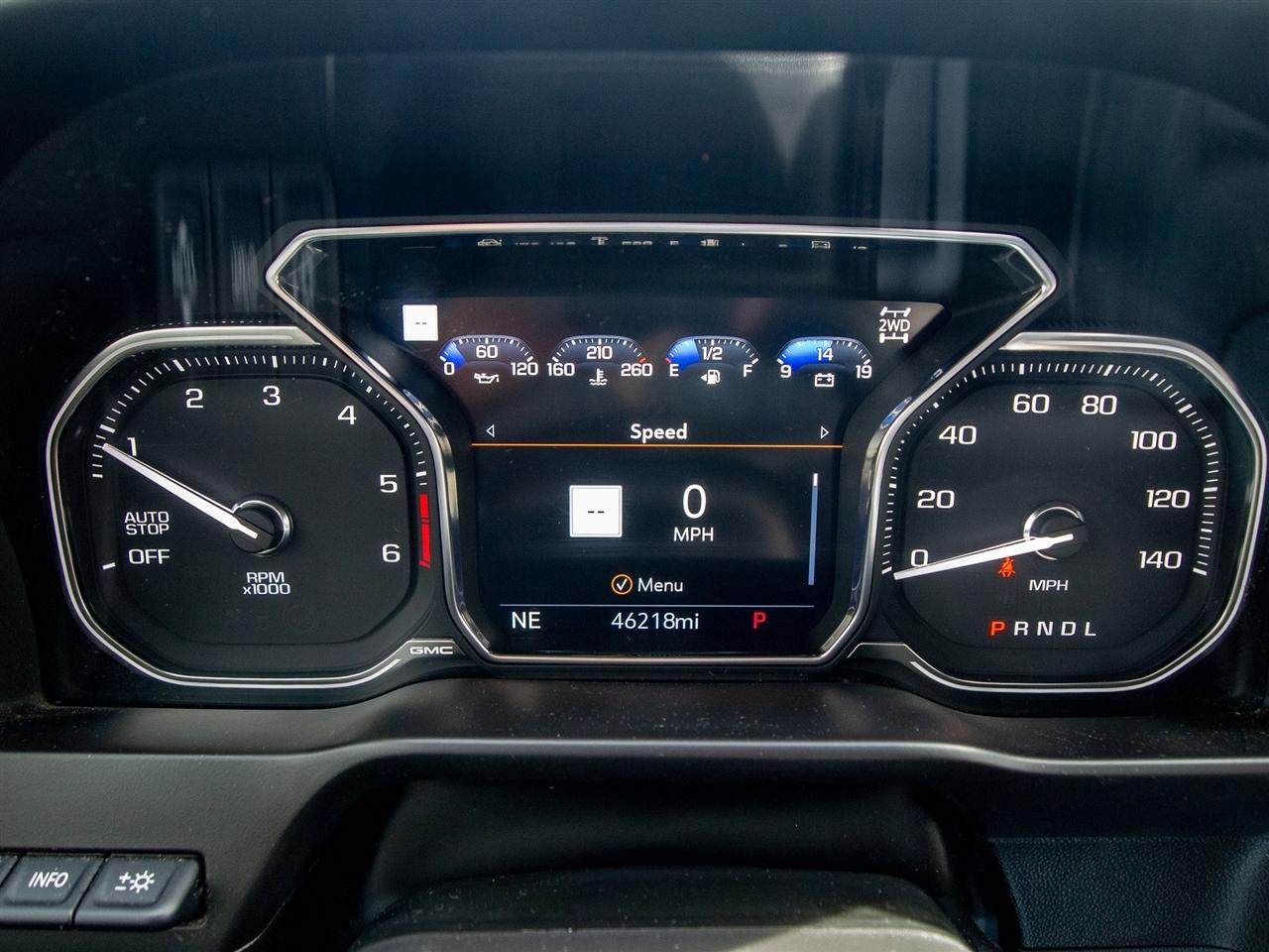 GMC Sierra 1500 4WD Crew Cab 147" AT4 2021