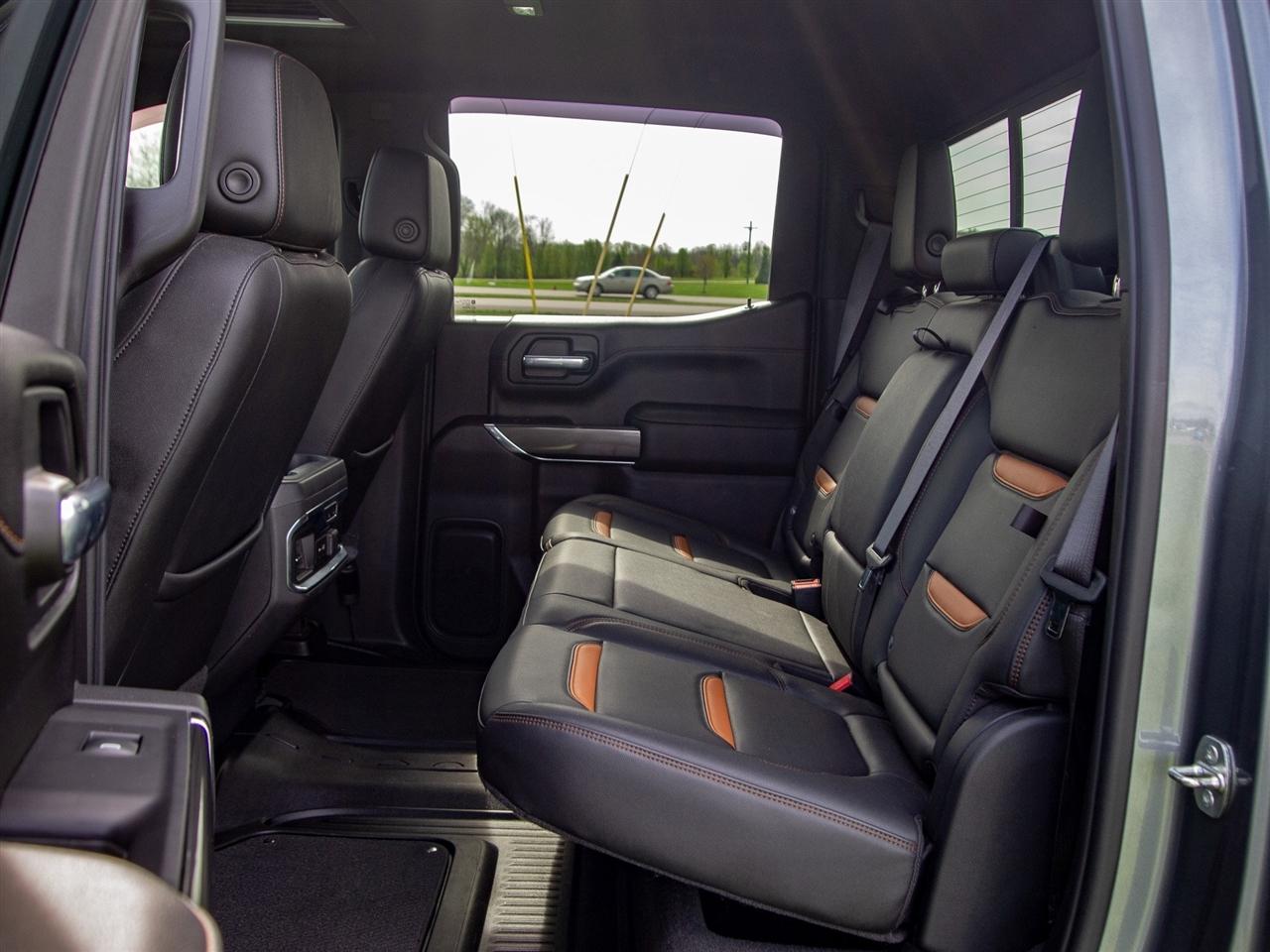 GMC Sierra 1500 4WD Crew Cab 147" AT4 2021