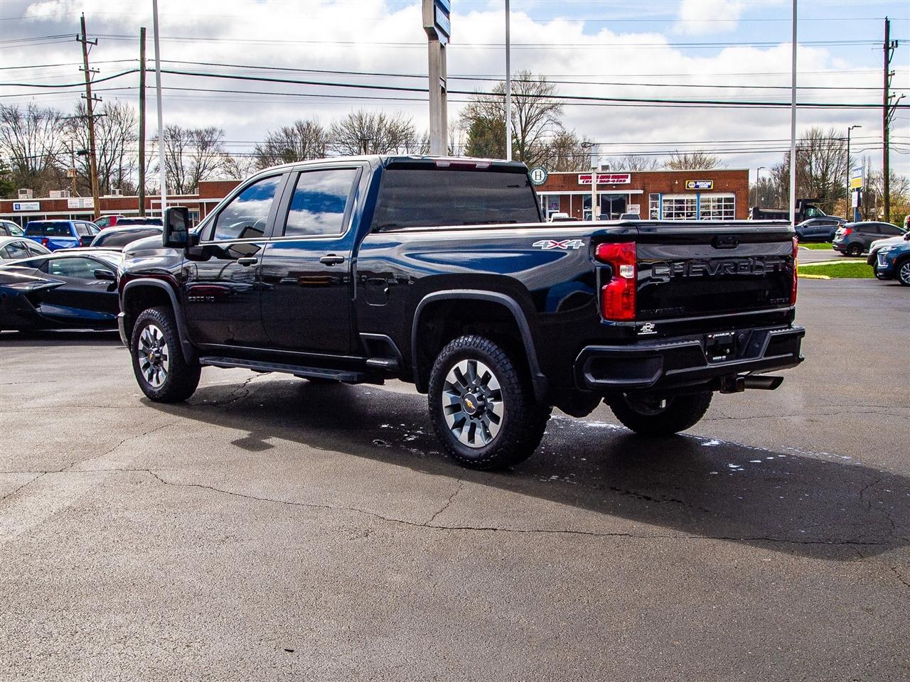 Chevrolet Silverado 2500HD 4WD Crew Cab 159" Custom 2023