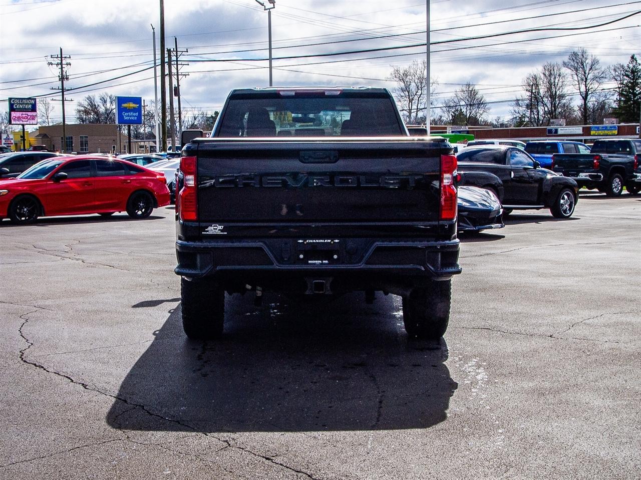Chevrolet Silverado 2500HD 4WD Crew Cab 159" Custom 2023