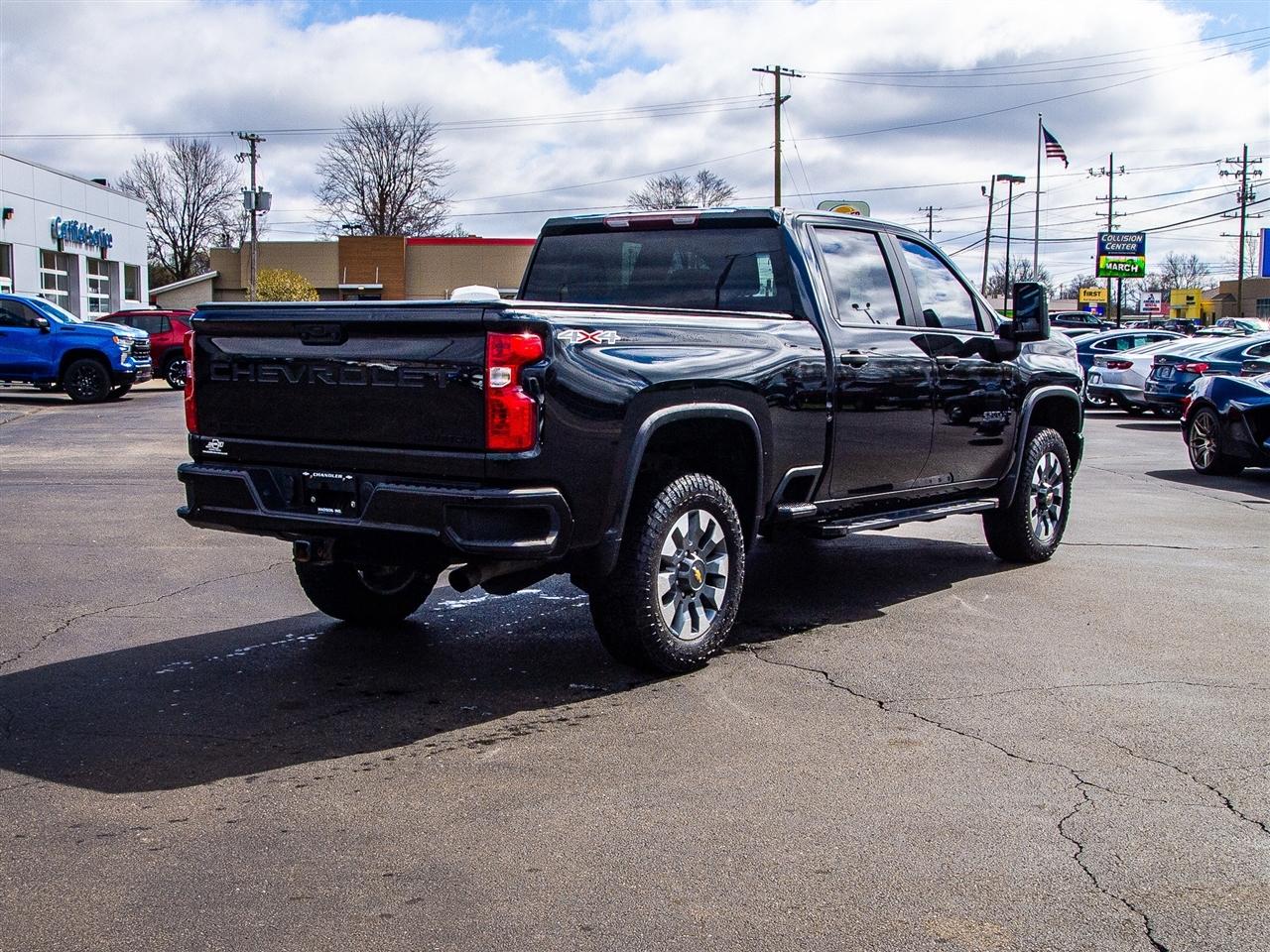 Chevrolet Silverado 2500HD 4WD Crew Cab 159" Custom 2023