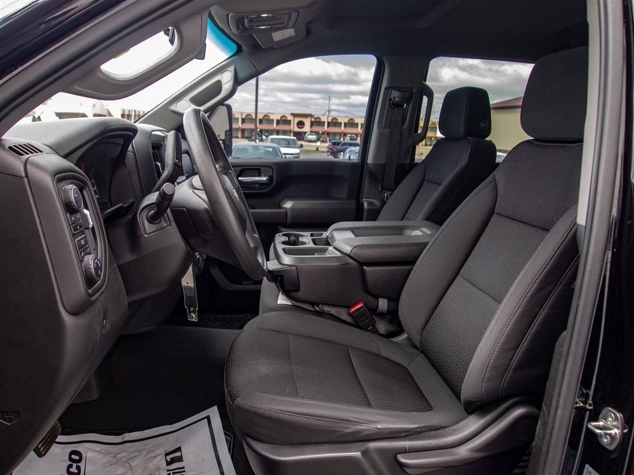 Chevrolet Silverado 2500HD 4WD Crew Cab 159" Custom 2023