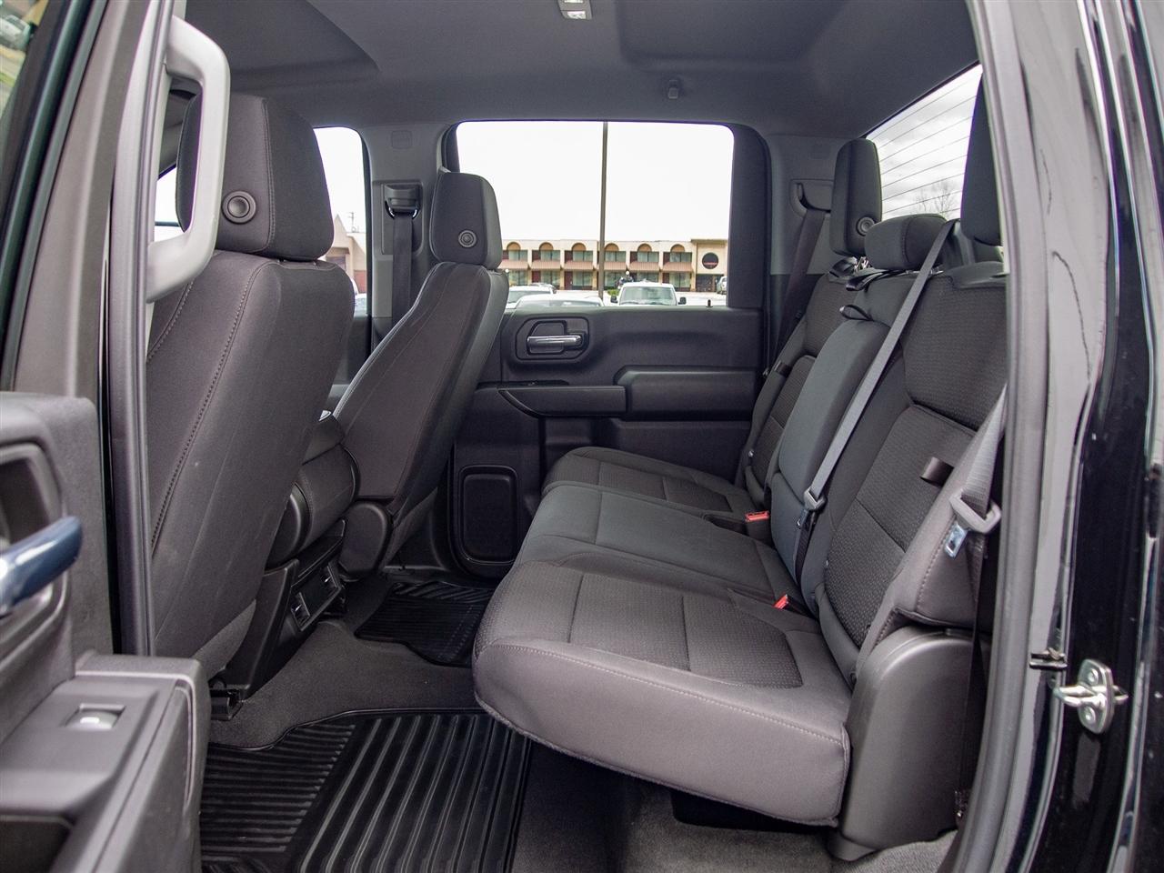 Chevrolet Silverado 2500HD 4WD Crew Cab 159" Custom 2023