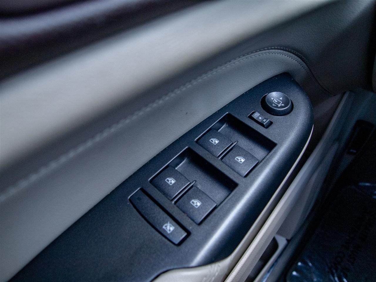 Cadillac SRX FWD 4dr Luxury Collection 2012